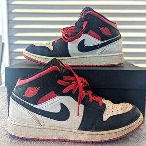 Air Jordan 1 Mid (GS) - Size 7